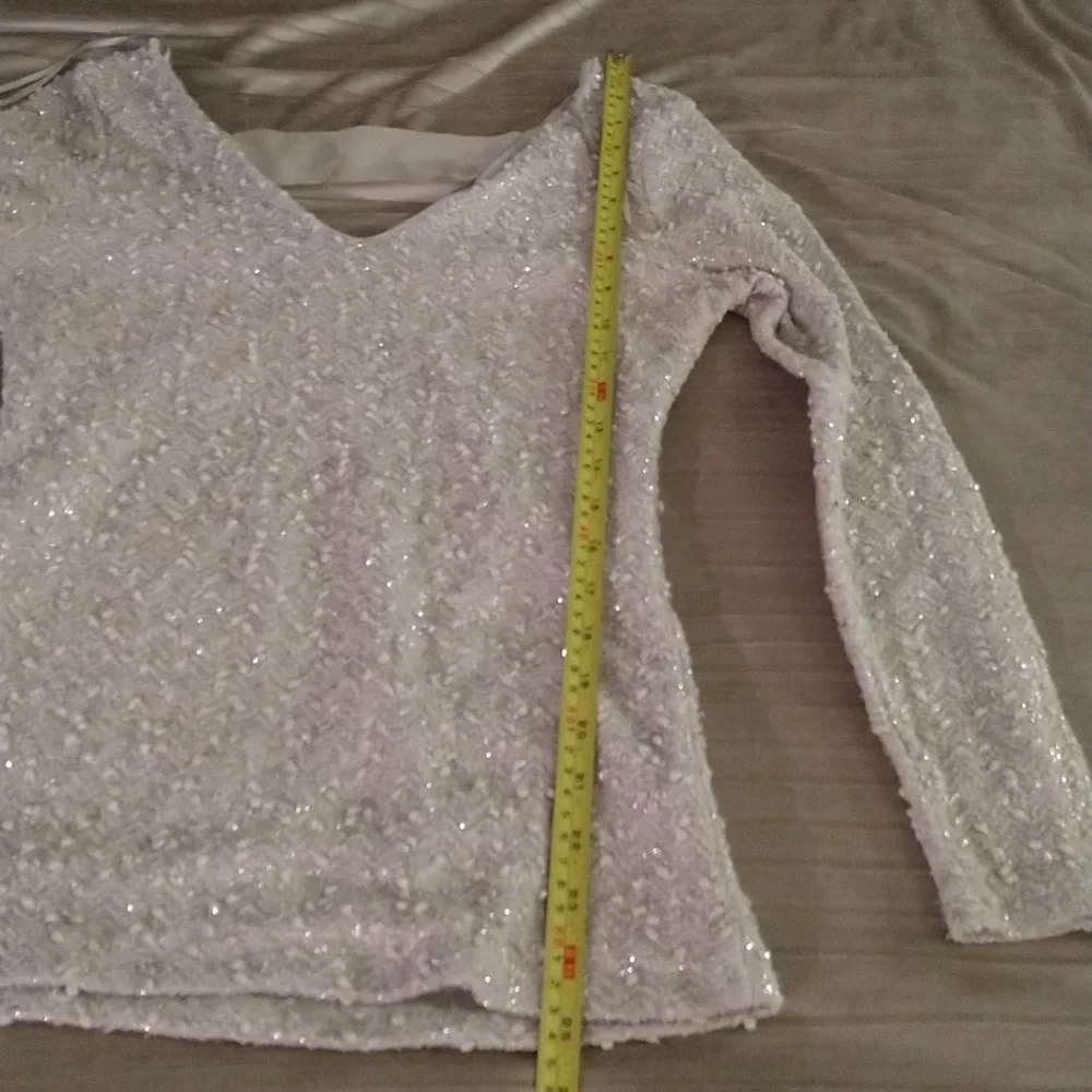 Jennifer Lopez Long Sleeve Top - Picture 5 of 7